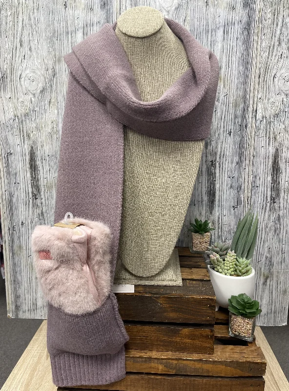 Knit RibbedKnitted  Blanket Scarf in Plum, with Pocket