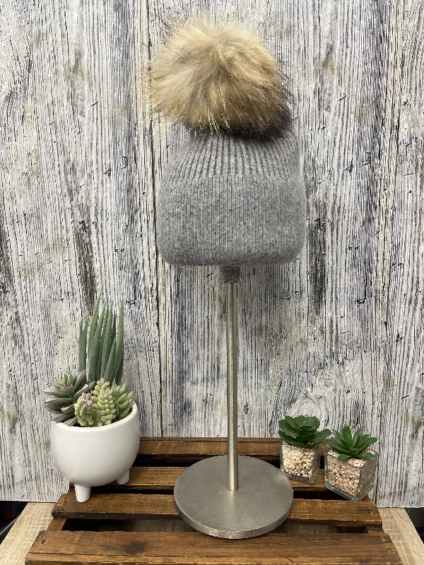 Knit LightweightKnitted Hat with Removable Fur Pom Pom in Grey